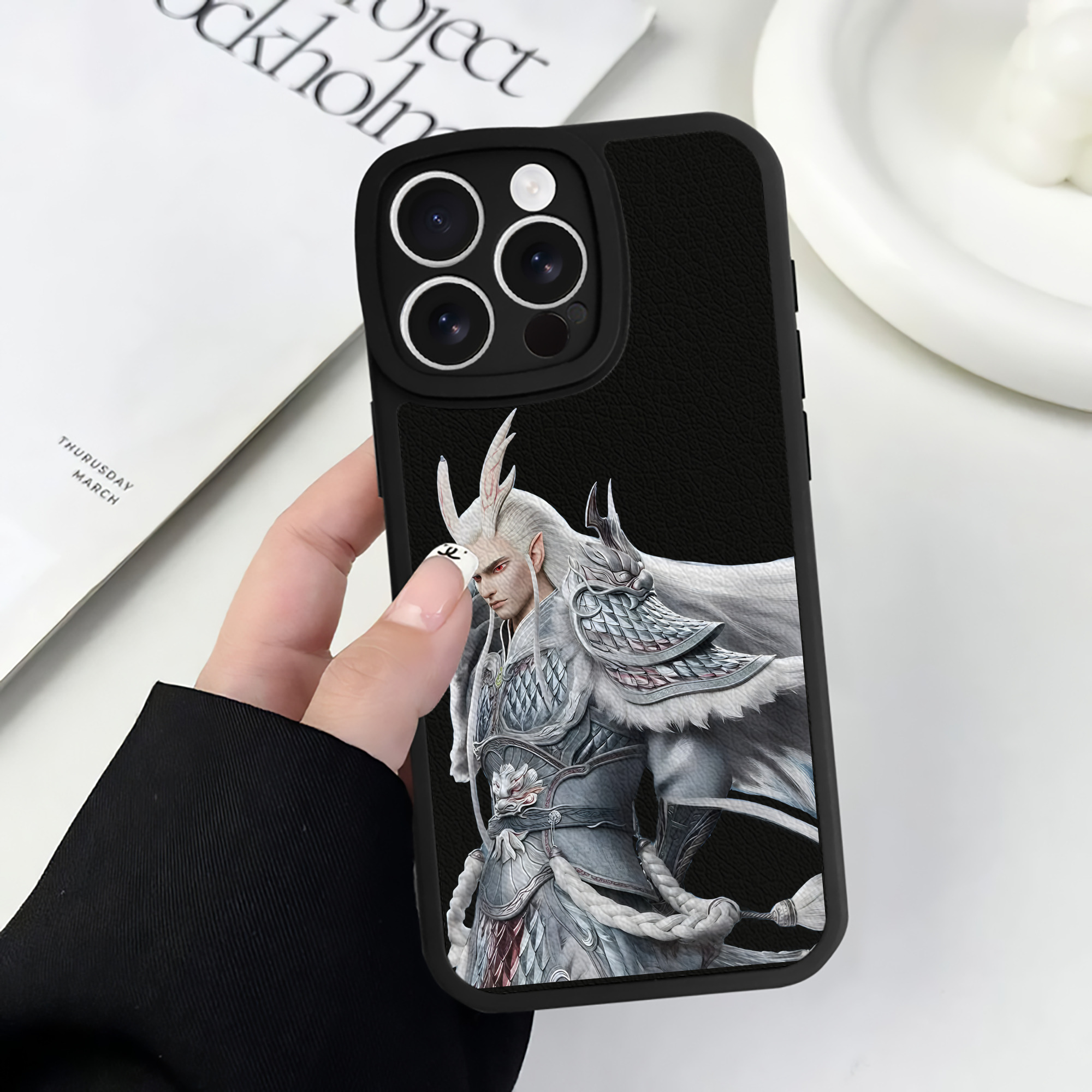 （画像用） Ne Zha 2 ナタ 魔童の大暴れ 【iPhone 16シリーズ対応】シリコンスマホケース（レザー調） 材質：シリコン